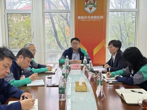 俱乐部组织召开警示教育专题会