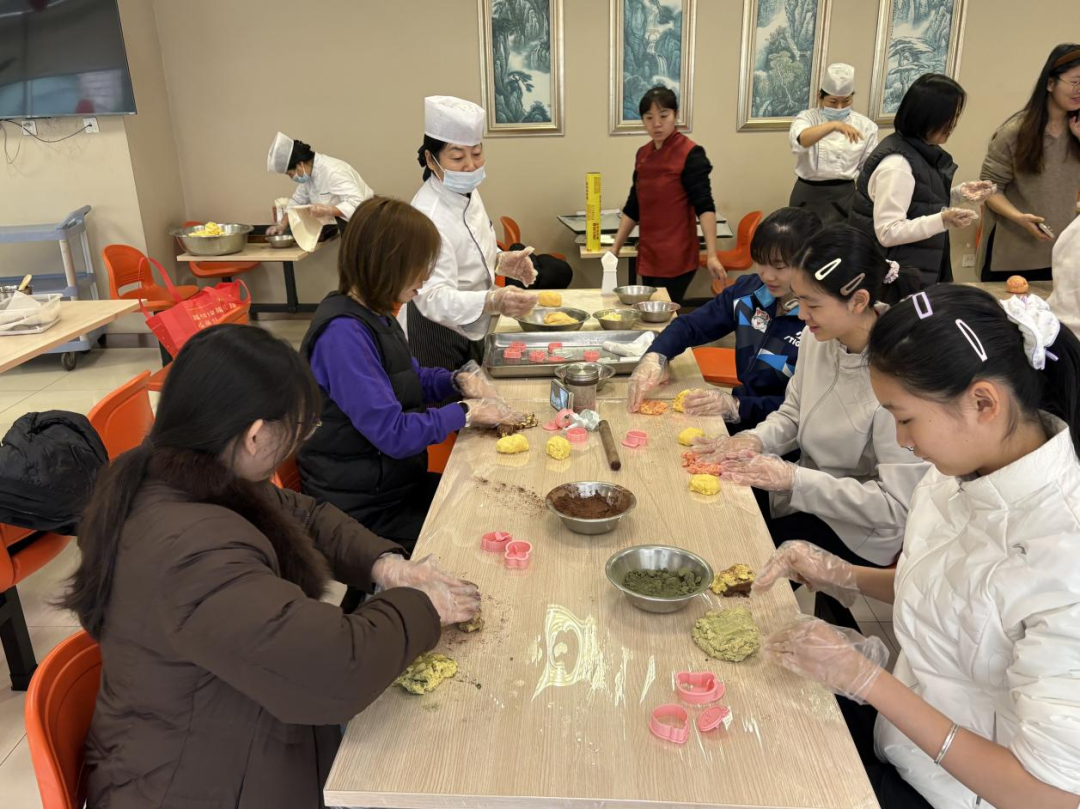 “温情三八节·匠心暖人心” 乒乓球俱乐部开展庆祝“三八”妇女节主题活动